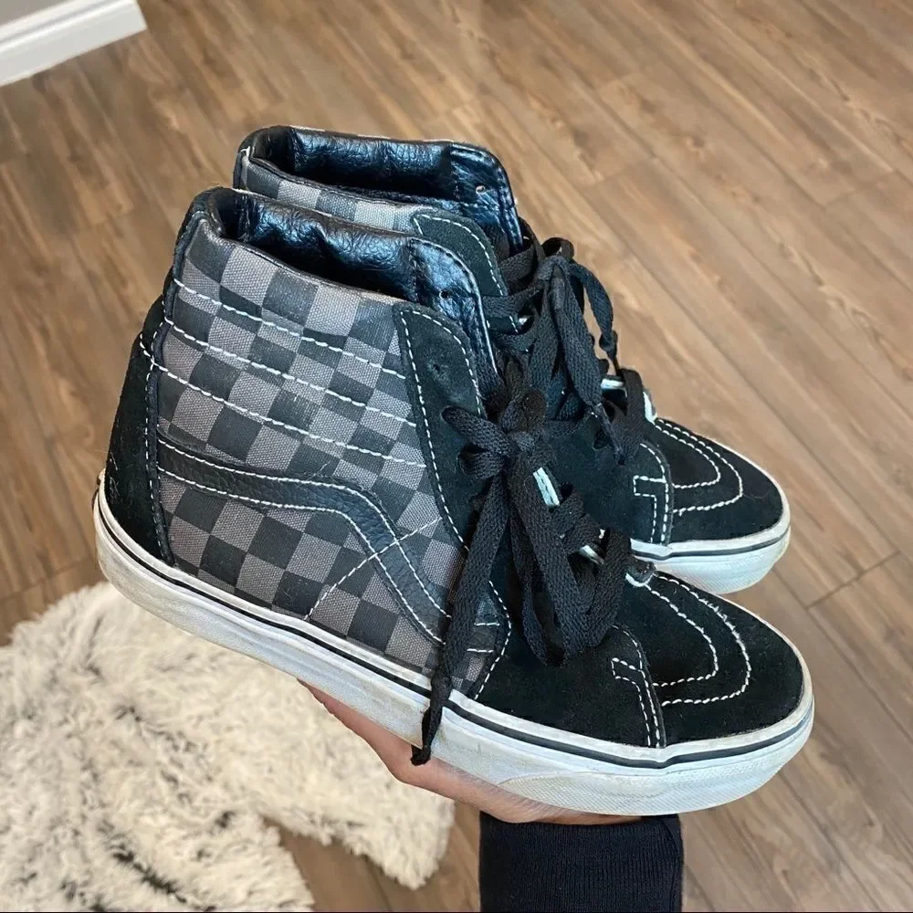 VANS - U SK8-HI SHOES IN BLACK/PEWTER 3.5